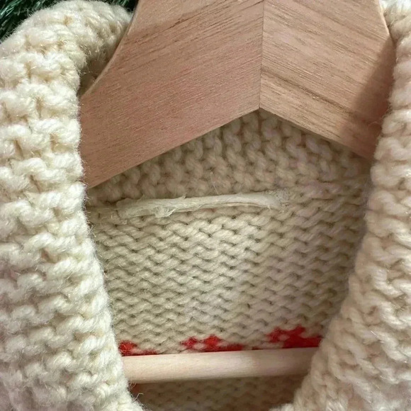 Vintage 1970s Wagon Cowichan Sweater Small - Picture 3 of 9